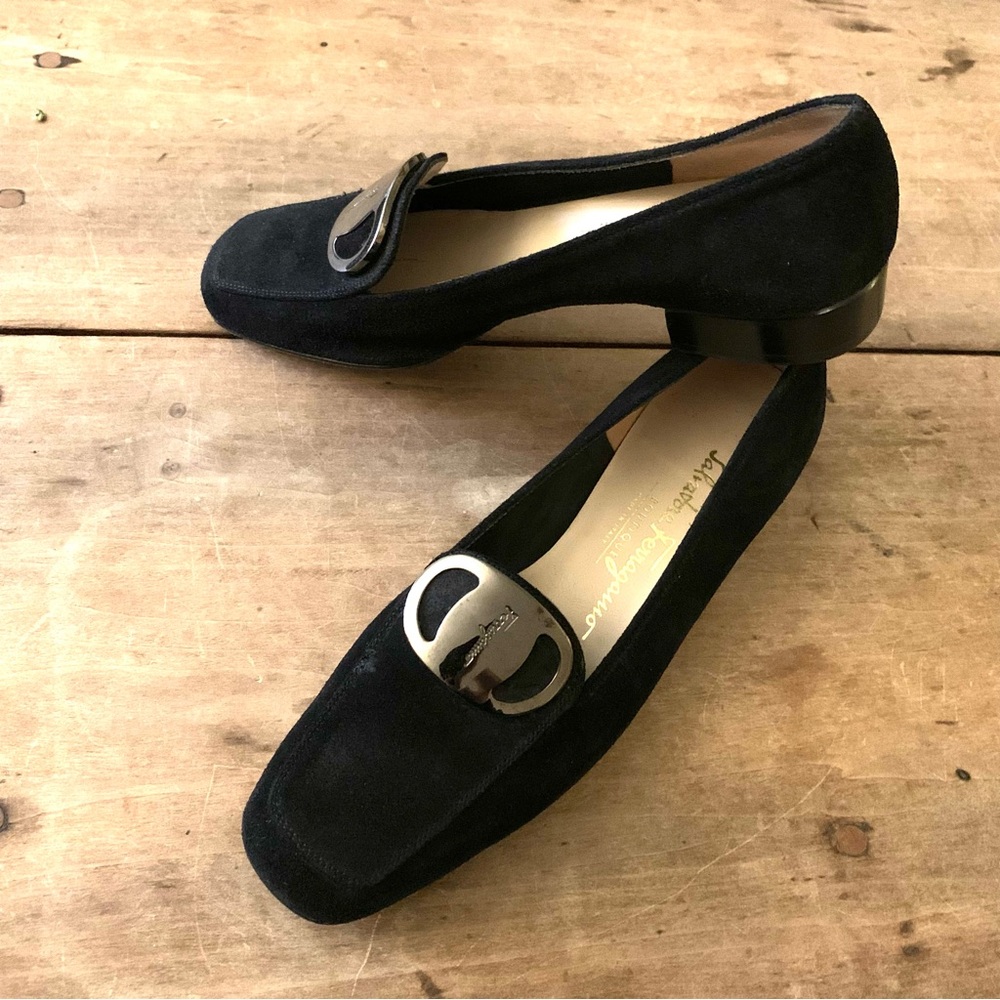 Salvatore Ferragamo black suede loafer flats VTG 7 1/2 ￼